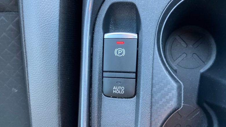 Nissan Juke 1.0 DiG-T 114 N-Connecta 5dr DCT Petrol Hatchback